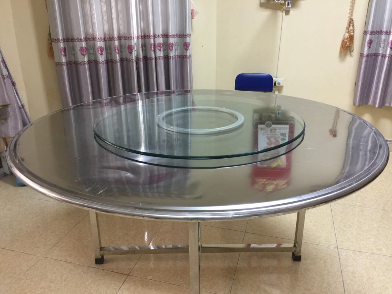 Cách chọn bàn tròn inox cho phòng ăn gia đình 2 Cách chọn bàn tròn inox cho phòng ăn gia đình