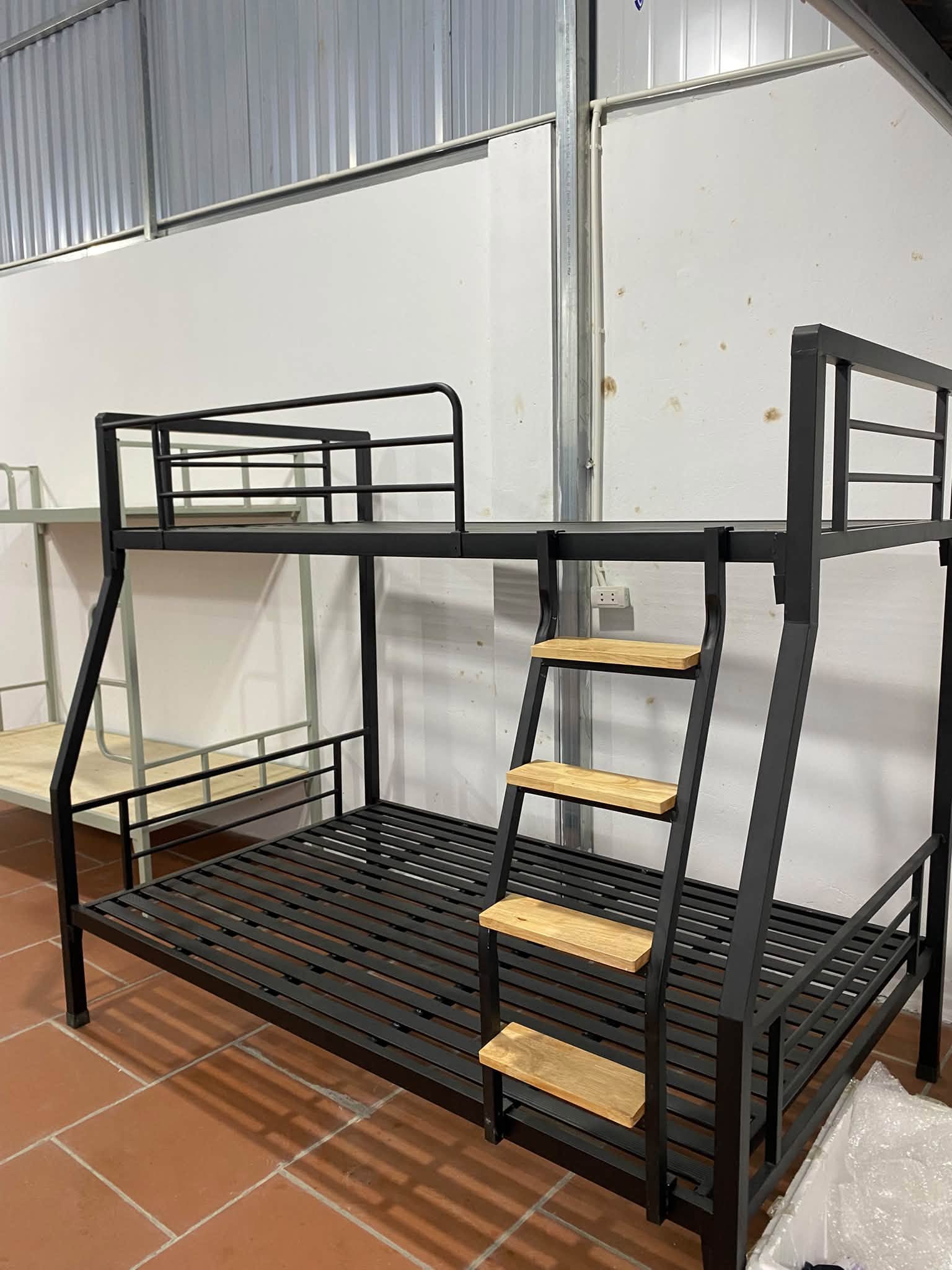 Báo Giá Giường Sắt Hòa Phát Chính Hãng Từ Xưởng Không Trung Gian 4 bao gia giuong sat hoa phat chinh hang tu xuong khong trung gian 1
